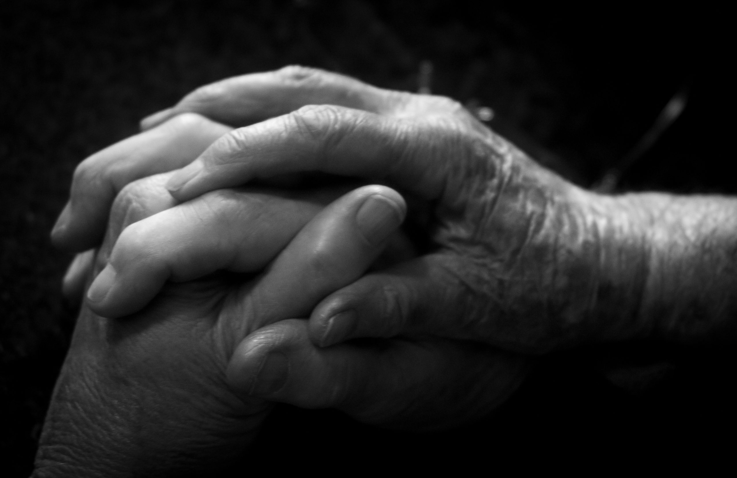 5 Ways to Help Loved Ones Deal with Grief